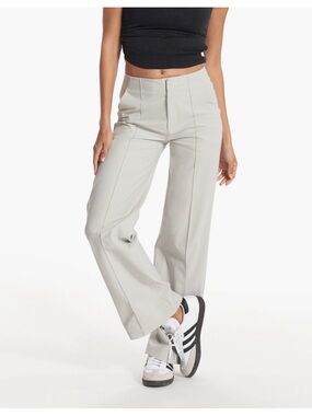 Vuori Women's Meta Wideleg VersaLife™ Pant 
Women's Trouser Pants XL